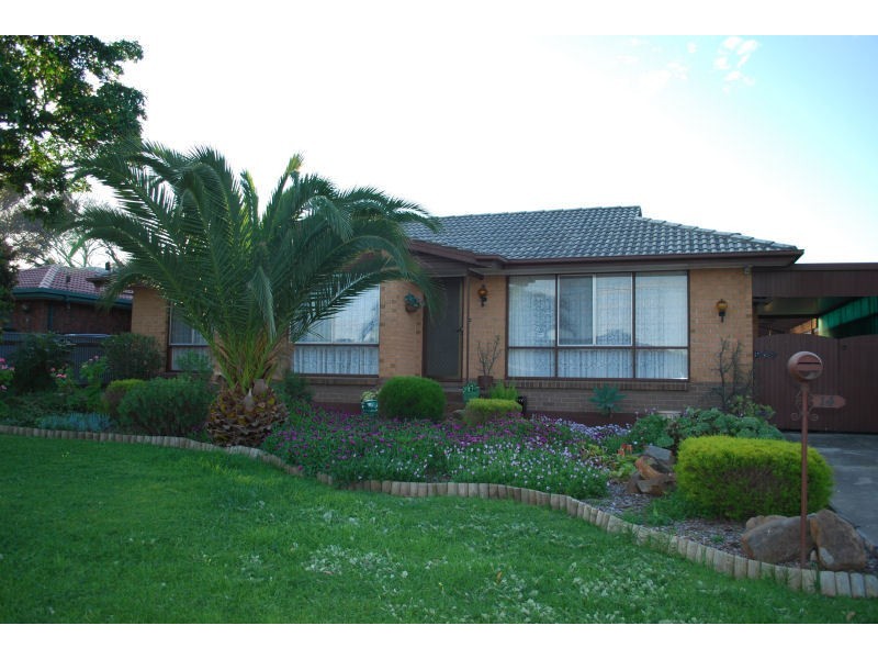 14 Sturt Road, Valley View SA 5093