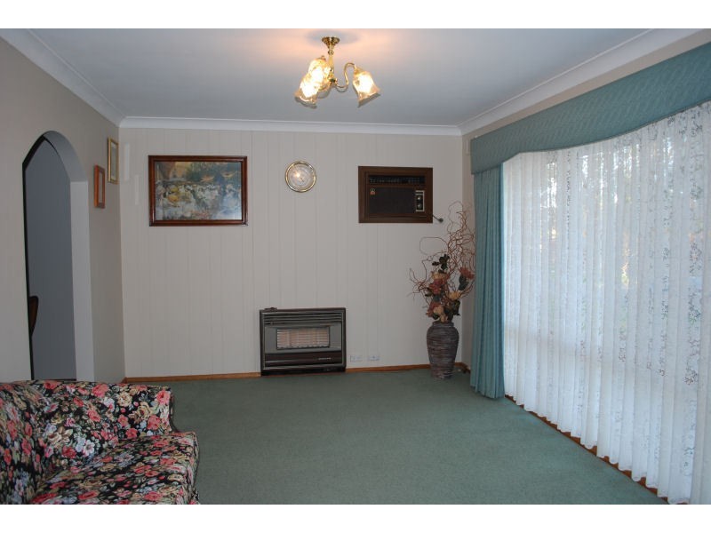 14 Sturt Road, Valley View SA 5093