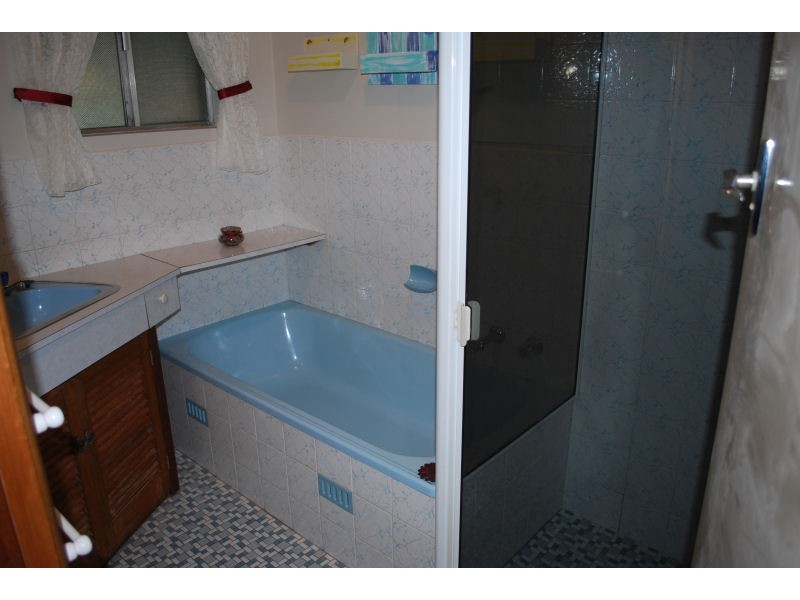 14 Sturt Road, Valley View SA 5093