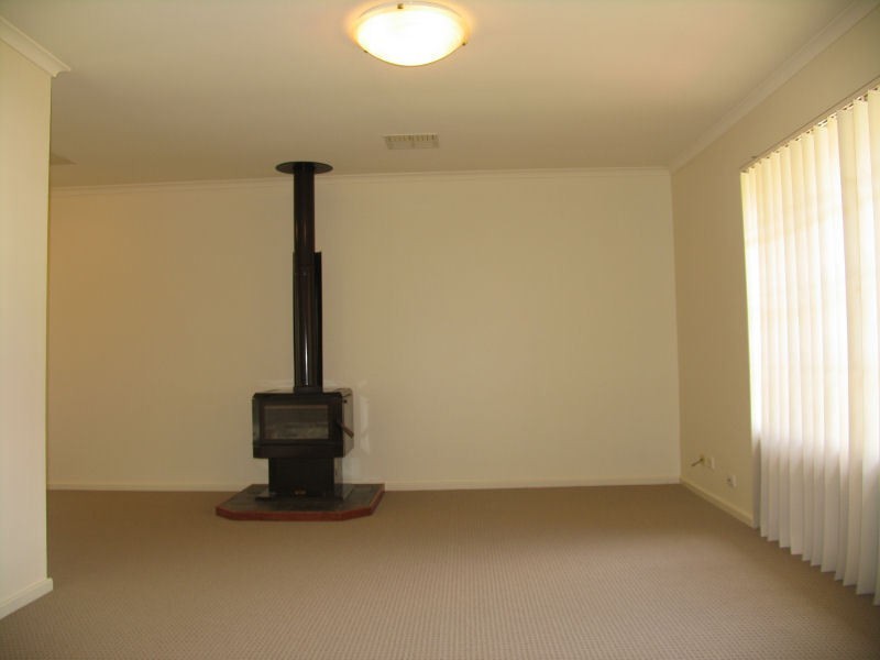 13 Seaview Road, Para Hills SA 5096