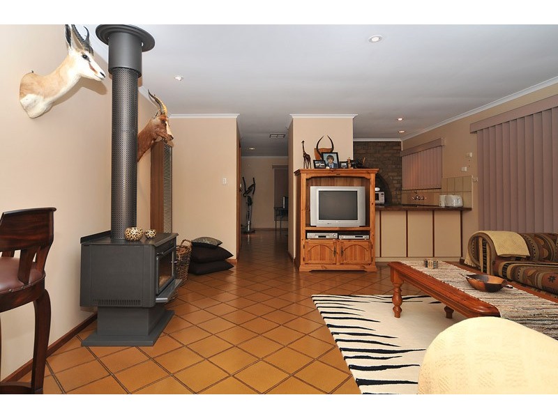 10 Baudin Avenue, Fairview Park SA 5126