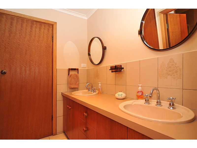 10 Baudin Avenue, Fairview Park SA 5126