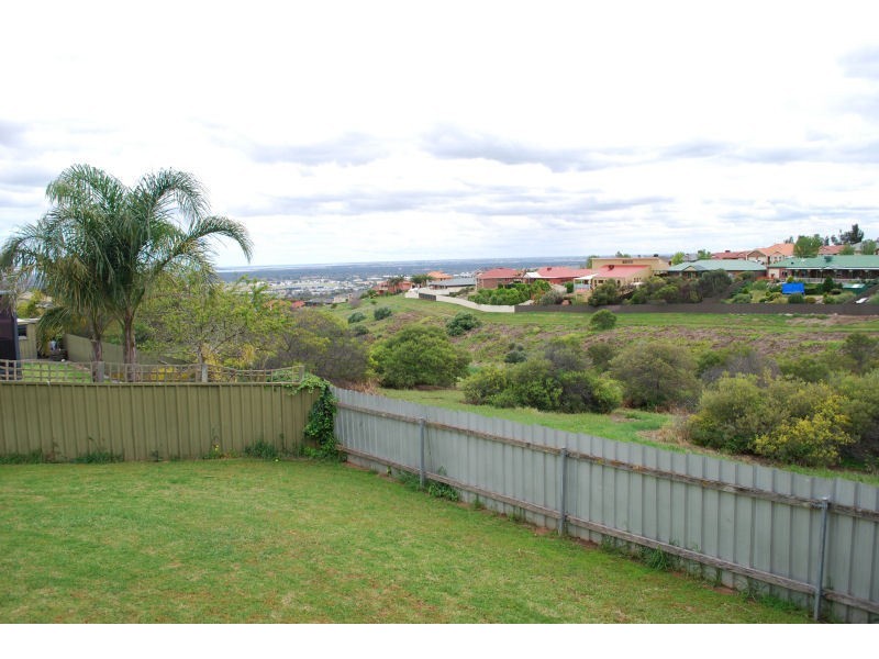 7 Mersey Court, Para Hills SA 5096