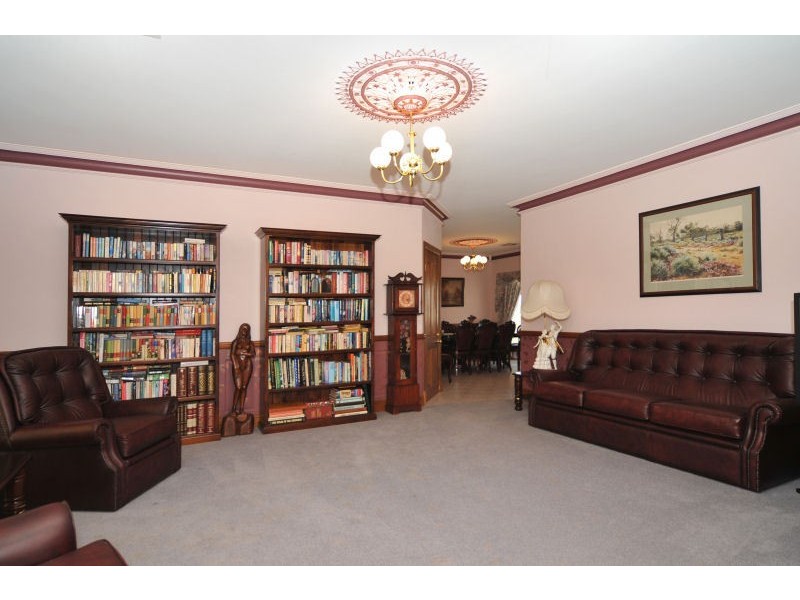 10 Swansea Circuit, Gulfview Heights SA 5096