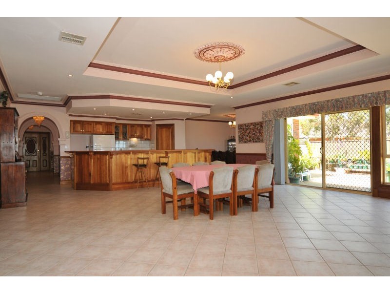 10 Swansea Circuit, Gulfview Heights SA 5096