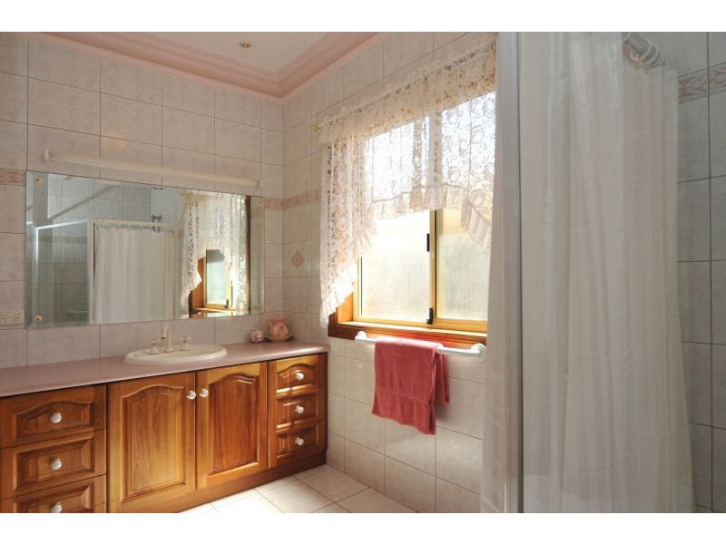 10 Swansea Circuit, Gulfview Heights SA 5096