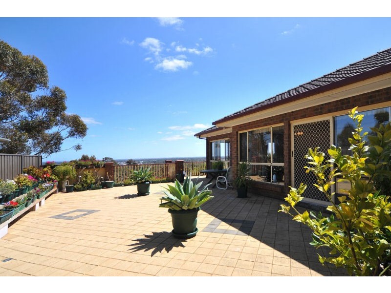 10 Swansea Circuit, Gulfview Heights SA 5096