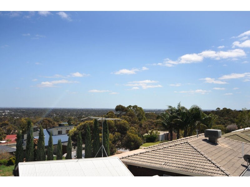 10 Swansea Circuit, Gulfview Heights SA 5096