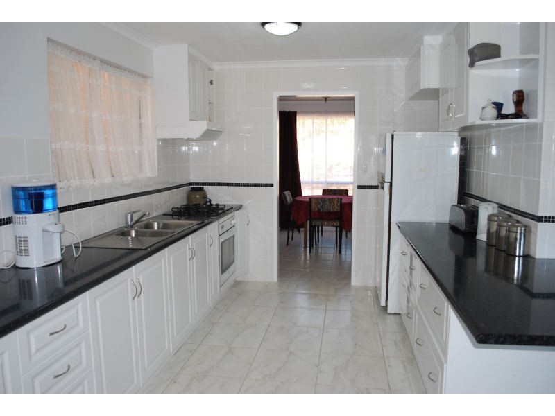 52 Currawong Crescent, Modbury Heights SA 5092