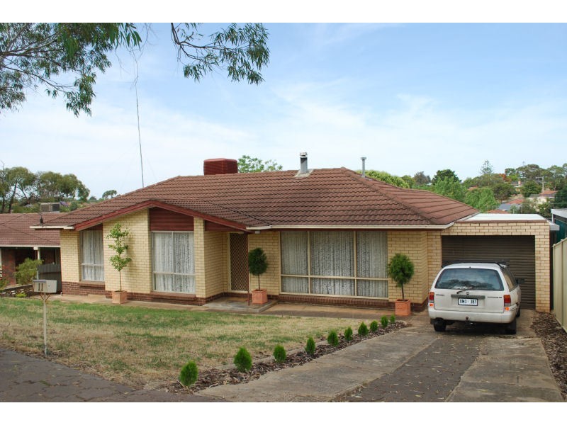 11 Flinders Drive, Valley View SA 5093