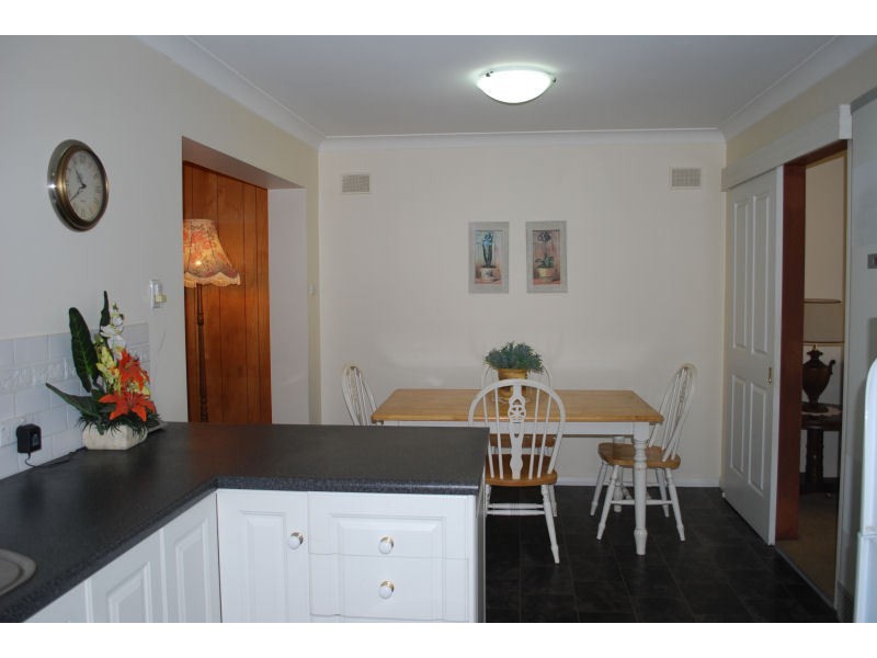 11 Flinders Drive, Valley View SA 5093