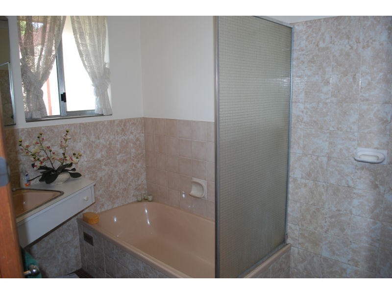 11 Flinders Drive, Valley View SA 5093