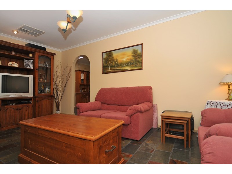 8 Heysen Avenue, Hope Valley SA 5090