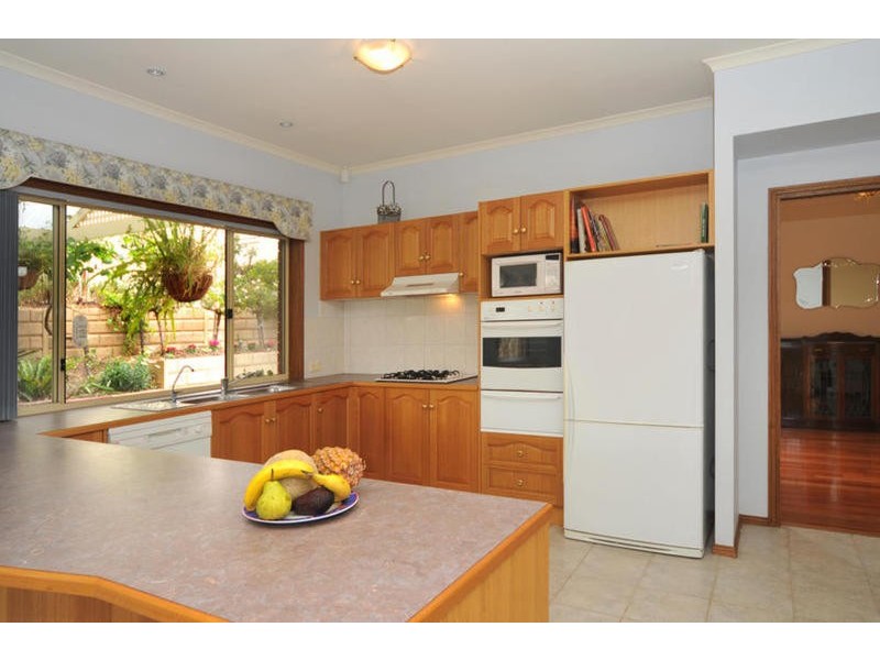 48 Kara Crescent, Gulfview Heights SA 5096