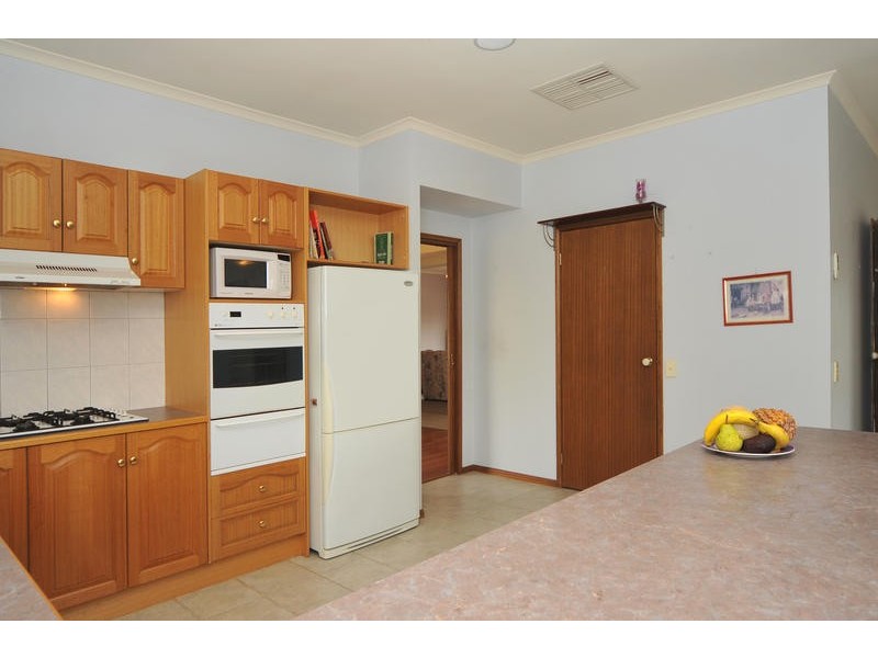 48 Kara Crescent, Gulfview Heights SA 5096