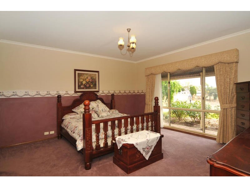 48 Kara Crescent, Gulfview Heights SA 5096