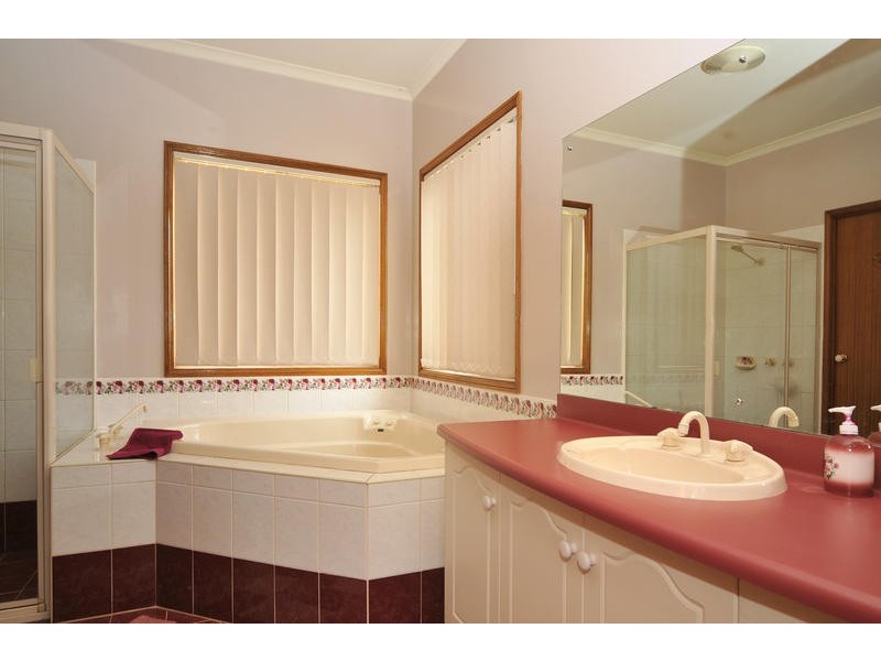 48 Kara Crescent, Gulfview Heights SA 5096