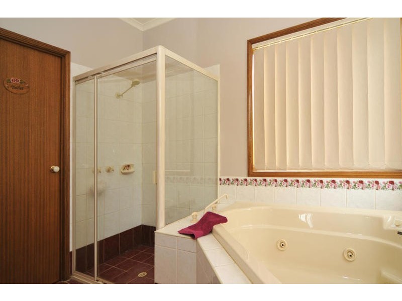 48 Kara Crescent, Gulfview Heights SA 5096
