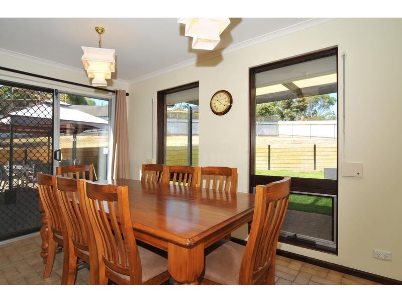 5 Louise Court, Para Hills SA 5096