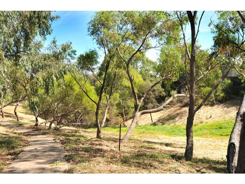 5 Louise Court, Para Hills SA 5096