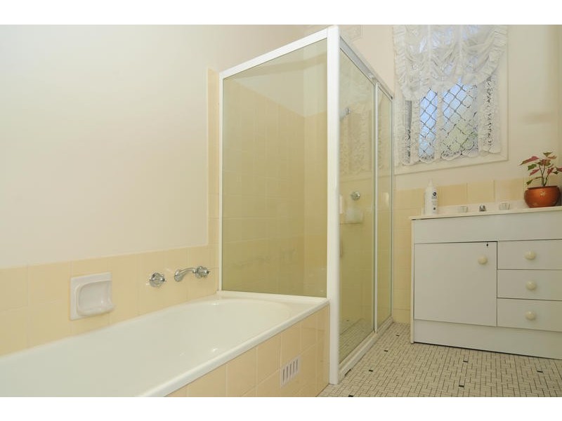 17 Whittaker Drive, Modbury SA 5092