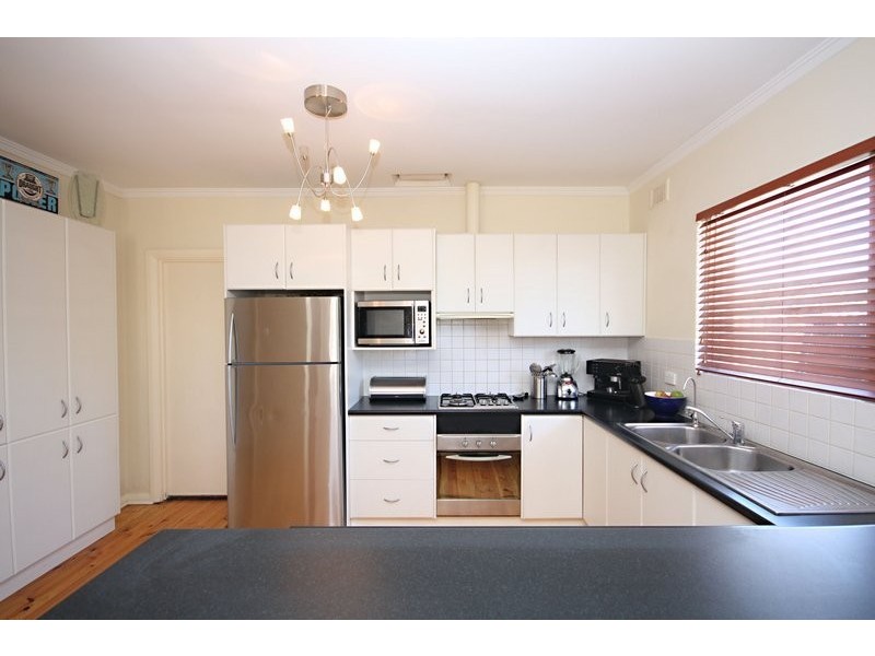 10 Moore Crescent, Campbelltown SA 5074