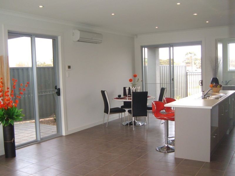 Unit 5/19-27 St Kitts Place, Mawson Lakes SA 5095