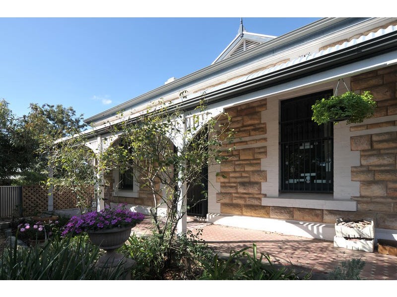 2 Gurrs Road, Kensington Park SA 5068