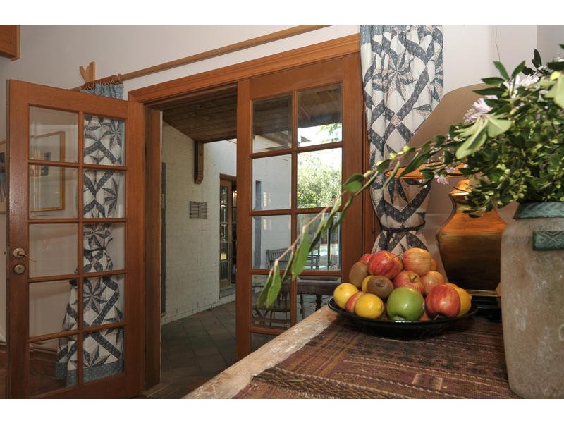 2 Gurrs Road, Kensington Park SA 5068