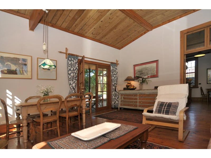 2 Gurrs Road, Kensington Park SA 5068