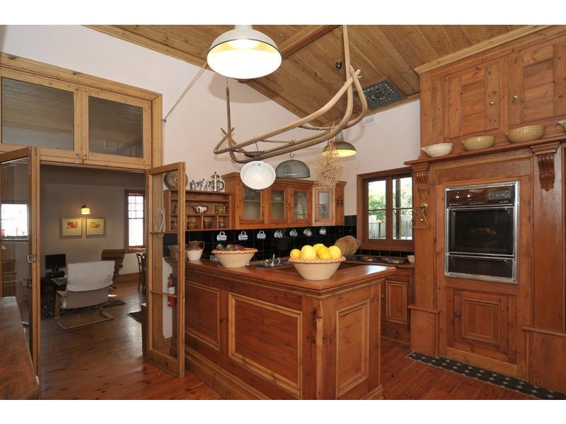 2 Gurrs Road, Kensington Park SA 5068