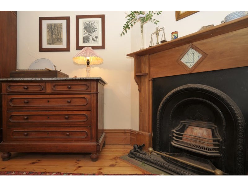 2 Gurrs Road, Kensington Park SA 5068