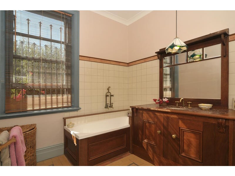 2 Gurrs Road, Kensington Park SA 5068