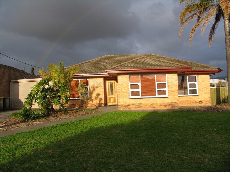 10 Moore Crescent, Campbelltown SA 5074