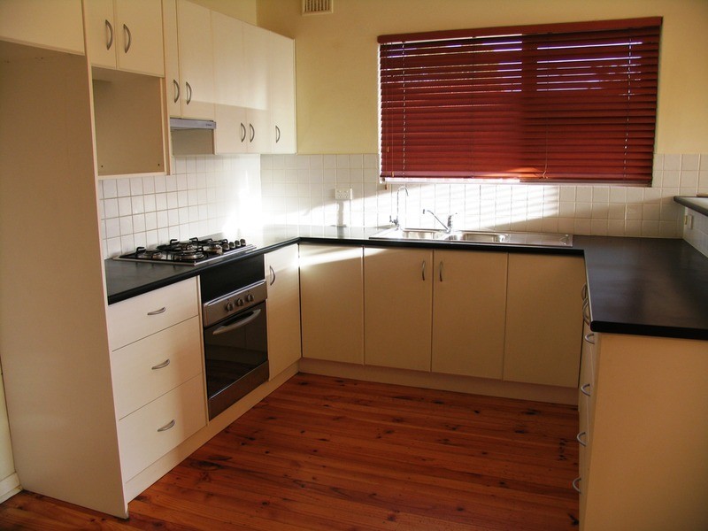 10 Moore Crescent, Campbelltown SA 5074