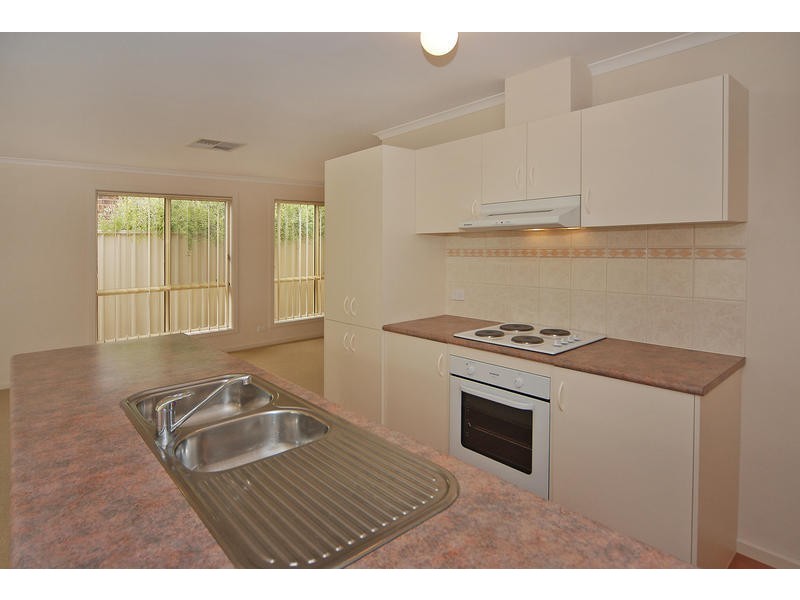 12 Donald Street, Valley View SA 5093