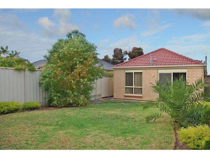 12 Donald Street, Valley View SA 5093