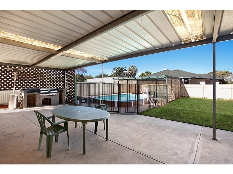 11 Maurine Terrace, Para Vista SA 5093