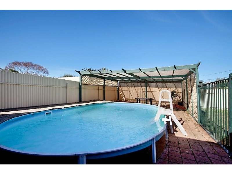 11 Maurine Terrace, Para Vista SA 5093