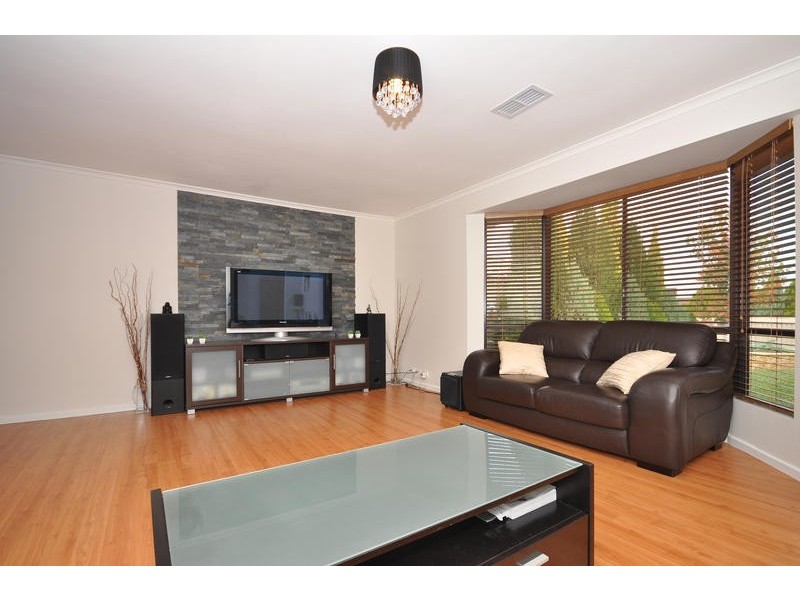 9 Underwood Close, Golden Grove SA 5125