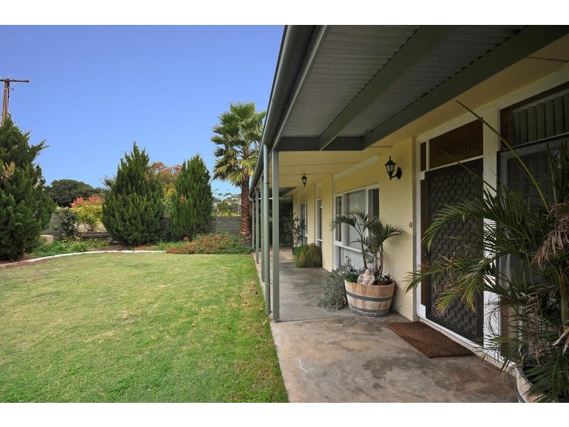 9 Valda Road, Para Hills SA 5096
