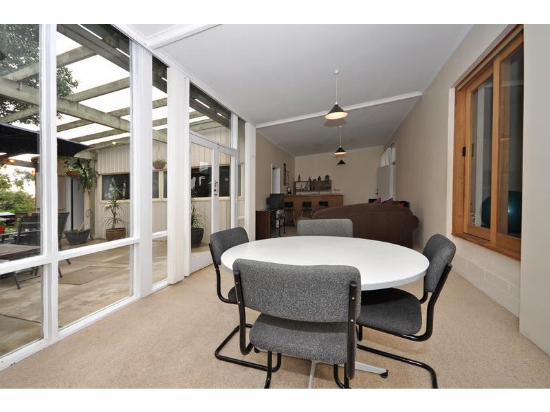 9 Valda Road, Para Hills SA 5096