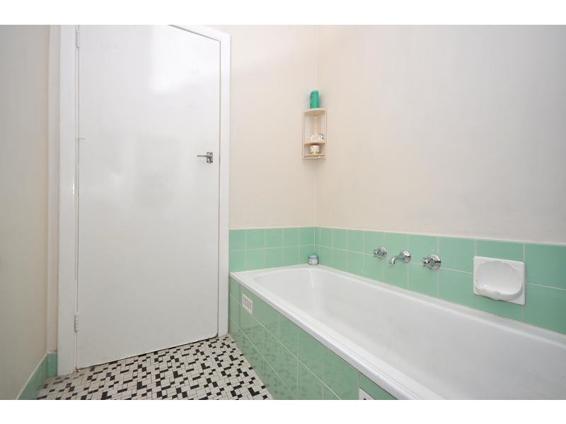 9 Valda Road, Para Hills SA 5096