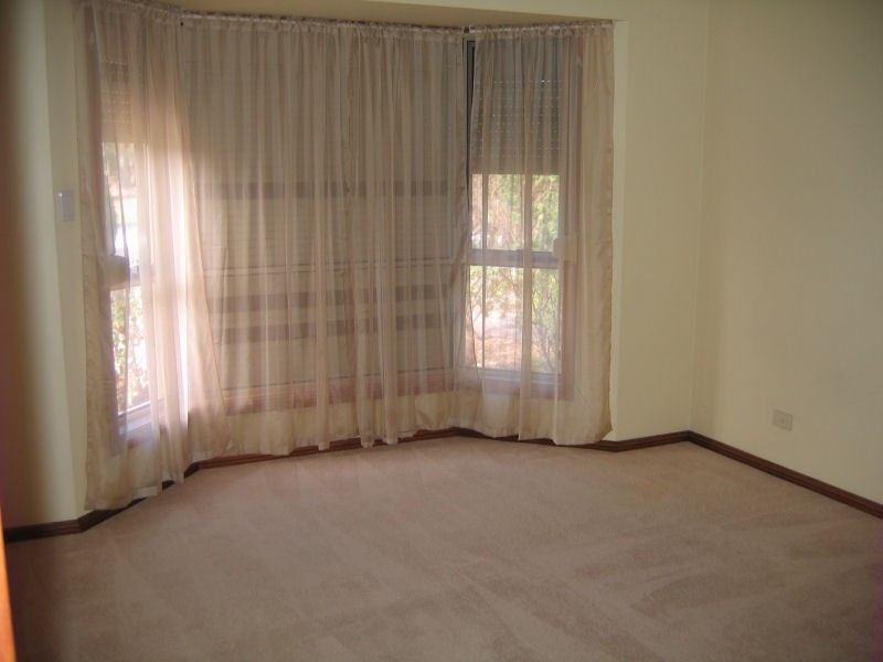 41B Canterbury Drive, Salisbury Heights SA 5109