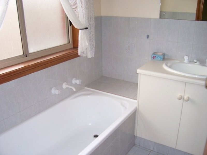 41B Canterbury Drive, Salisbury Heights SA 5109