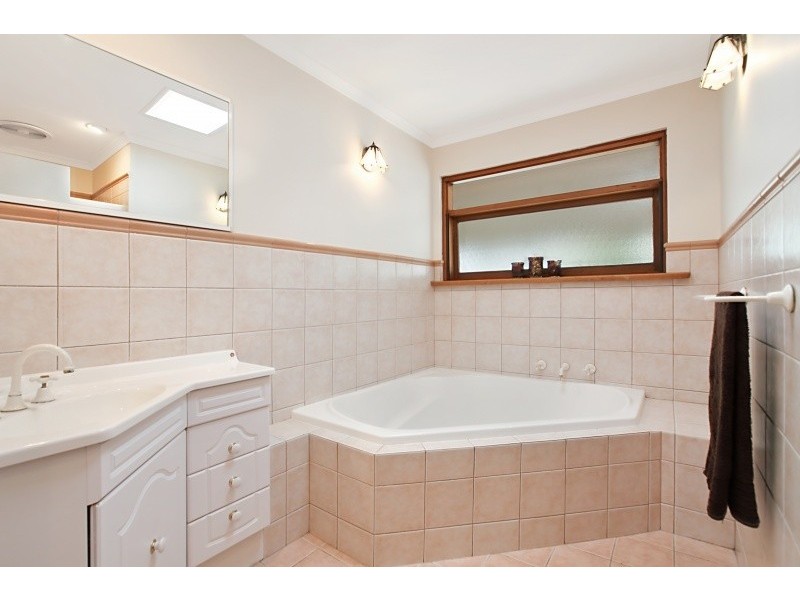 18 Rogers Crescent, Paralowie SA 5108