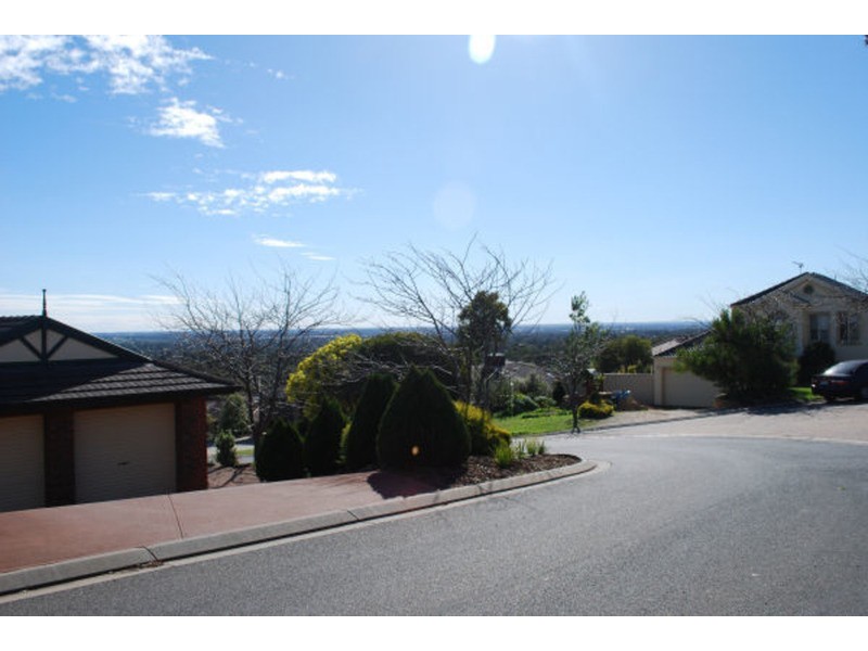 25 Honeysuckle Drive, Hillbank SA 5112