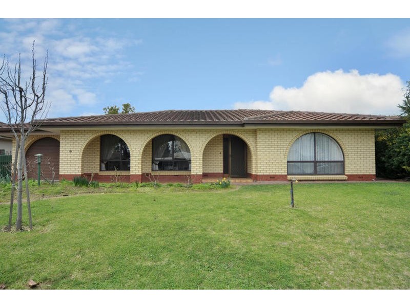 14 Robertson Crescent, Redwood Park SA 5097