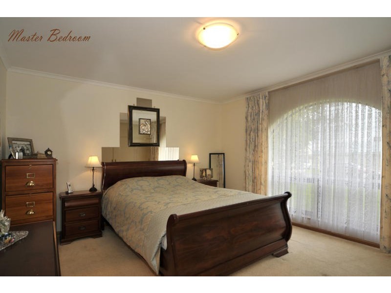 14 Robertson Crescent, Redwood Park SA 5097