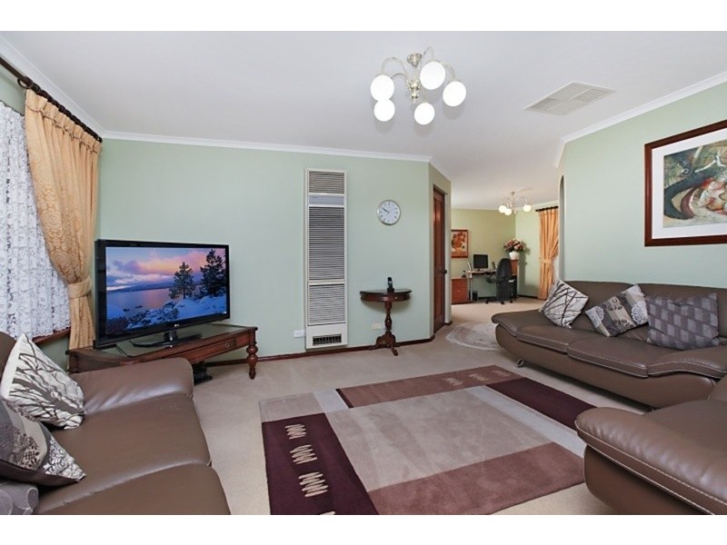 5 Laburnum Drive, Greenwith SA 5125